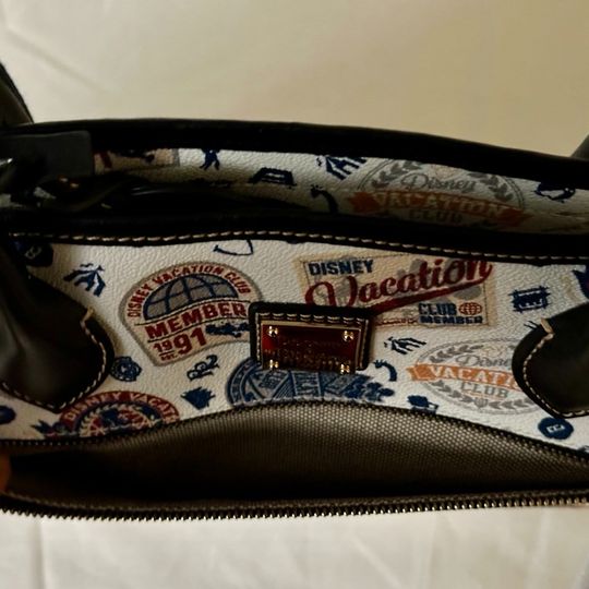 Disney Vacation Club DVC Dooney & Bourke Tote Bag Purse (2021)- New