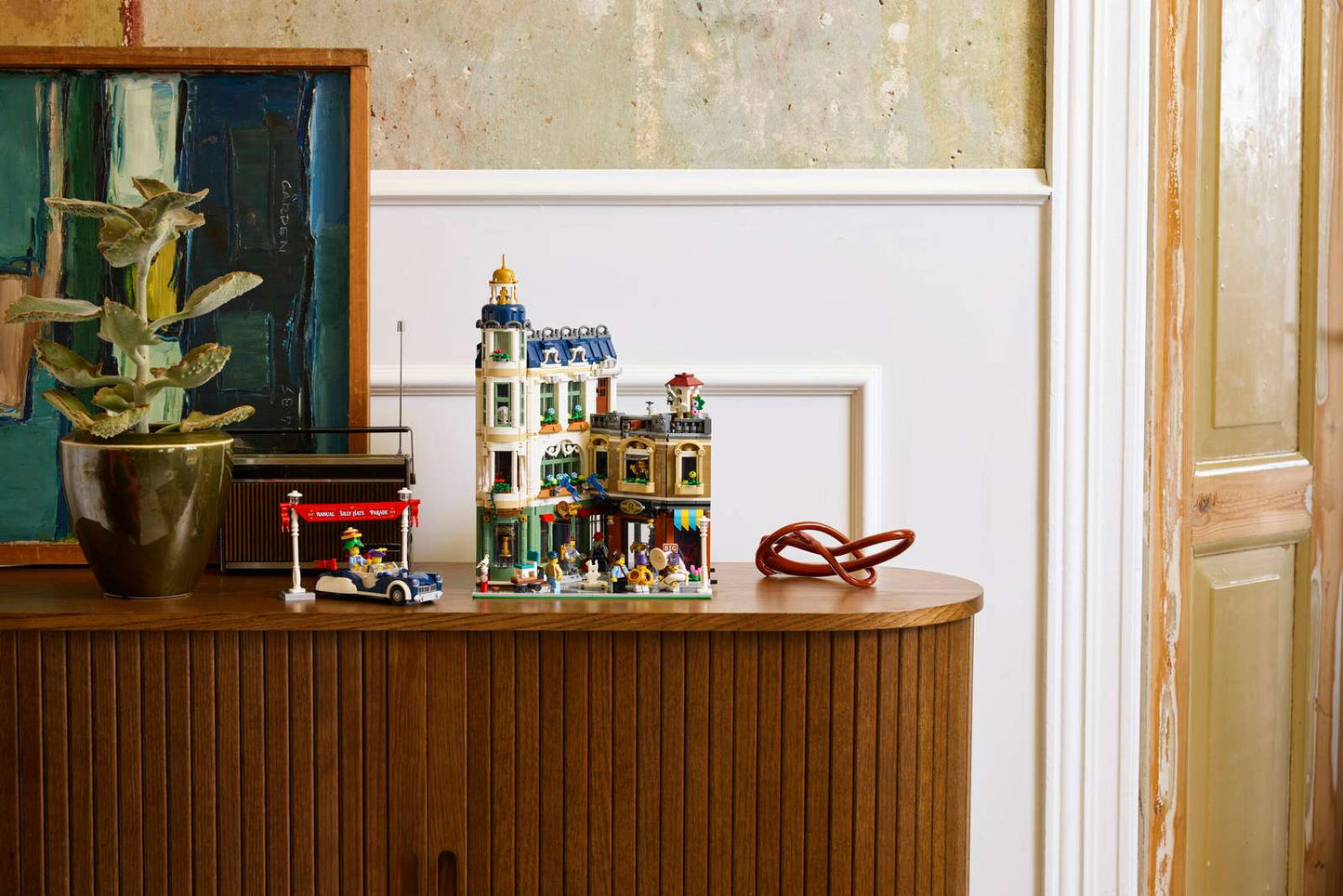 Retired LEGO 40913 Vintage Parade Car