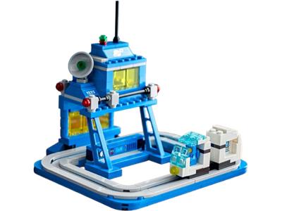 40786 LEGO Ideas Micro Command Center