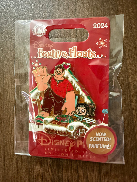 Limited Edition 4500 
Wreck-It-Ralph
Holiday Festive Floats - Box Pin Set