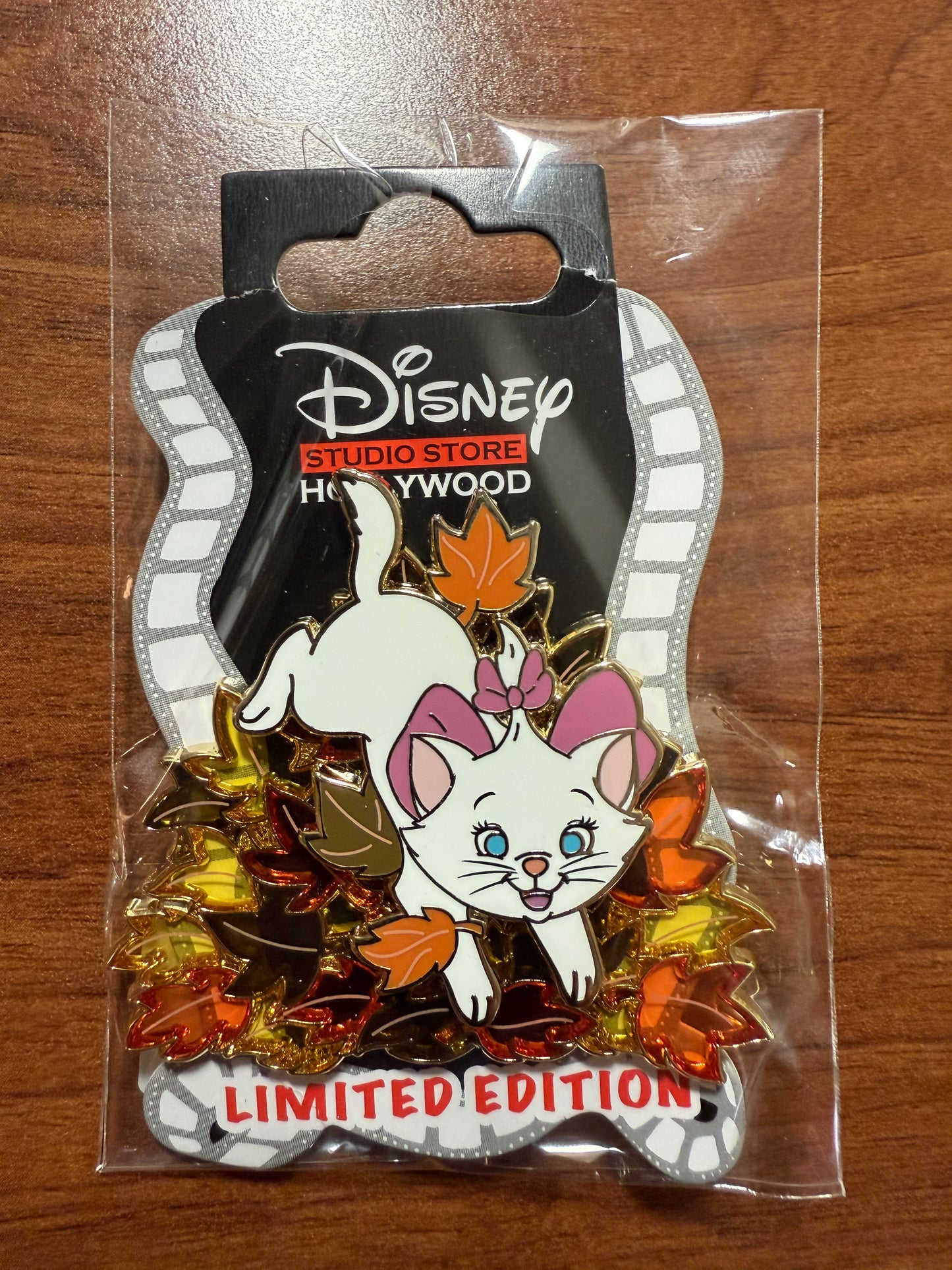 Limited Edition 400 Fall Leaves 2024
Disney Studio Store Hollywood (DSSH)