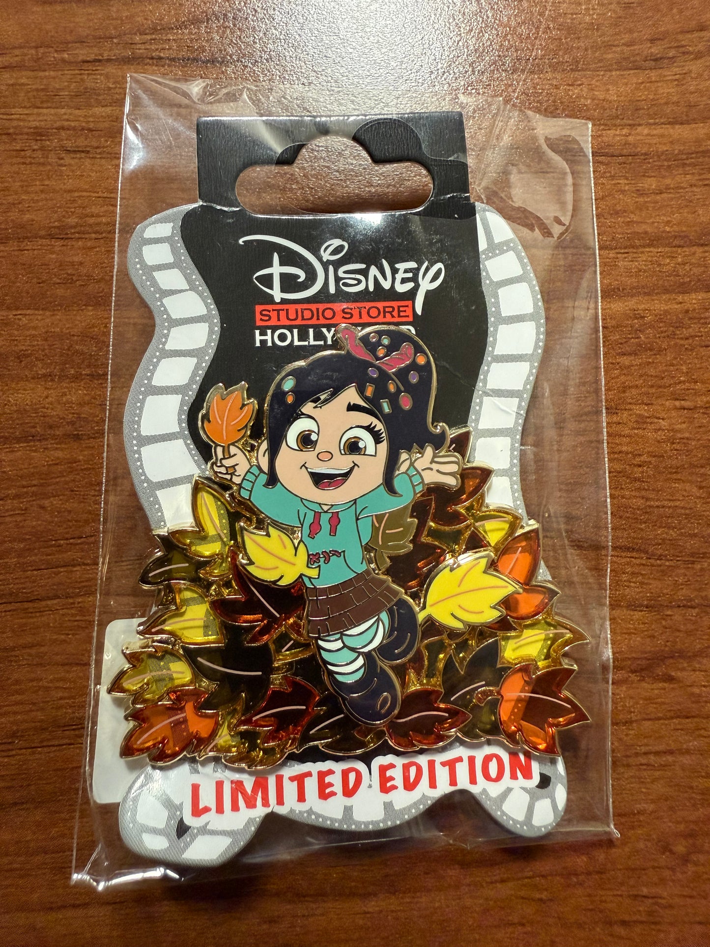 Limited Edition 400 Fall Leaves 2024
Disney Studio Store Hollywood (DSSH)