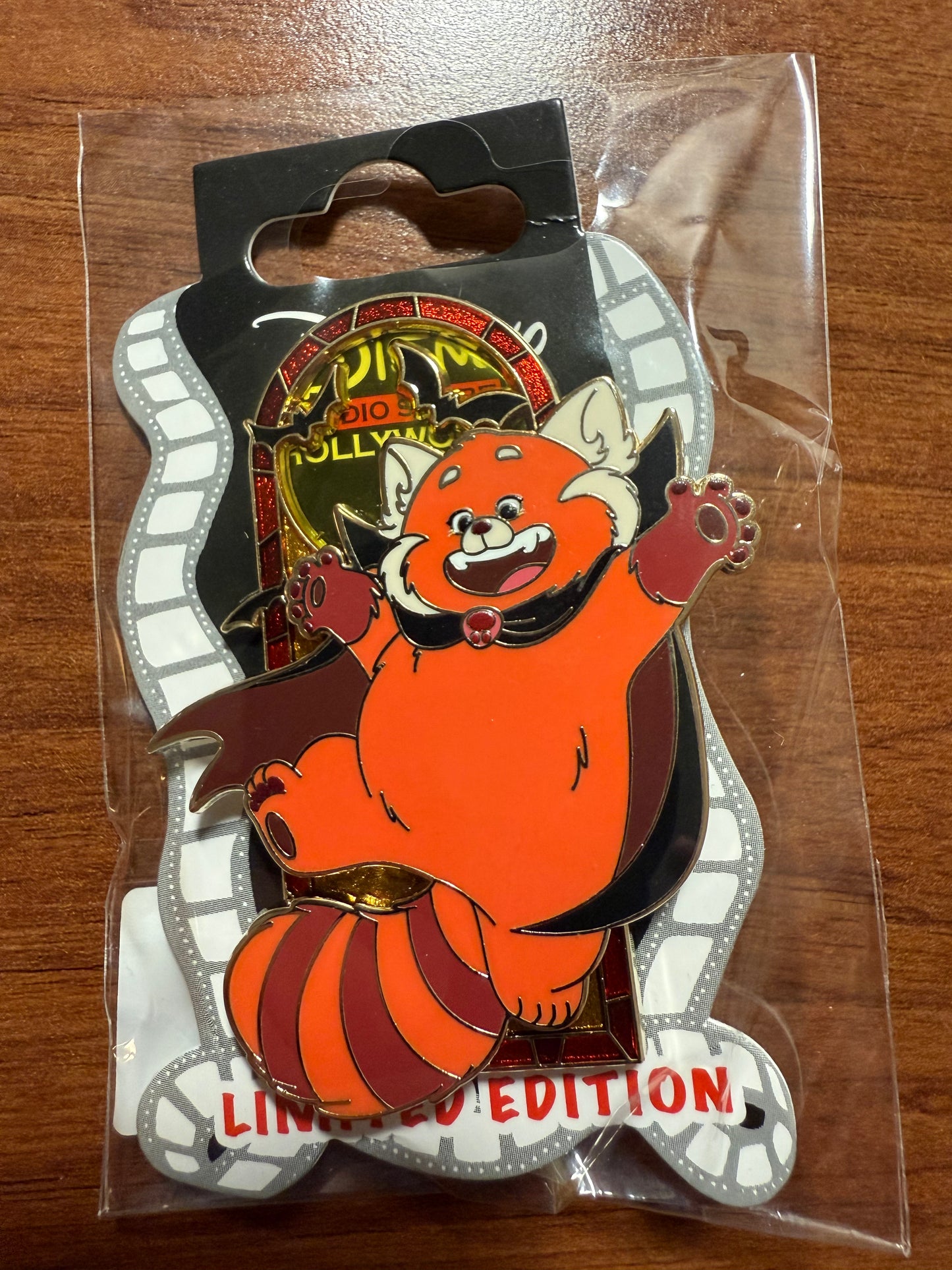 Limited Edition 400 Panda Mei Halloween Vampires - Disney Studio Store Hollywood