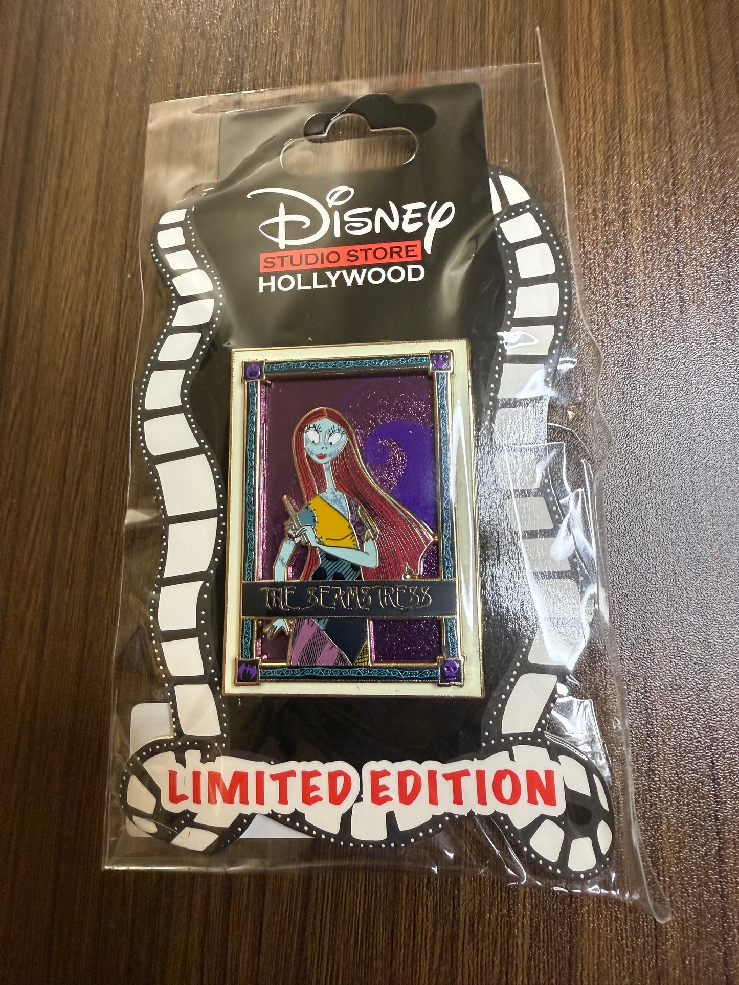 DSSH-Tim Burton's Nightmare Before Christmas Pin